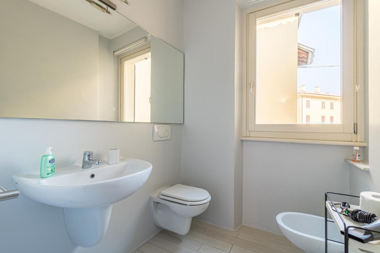 Apartment Delle Rose - Menaggio Bagian luar foto