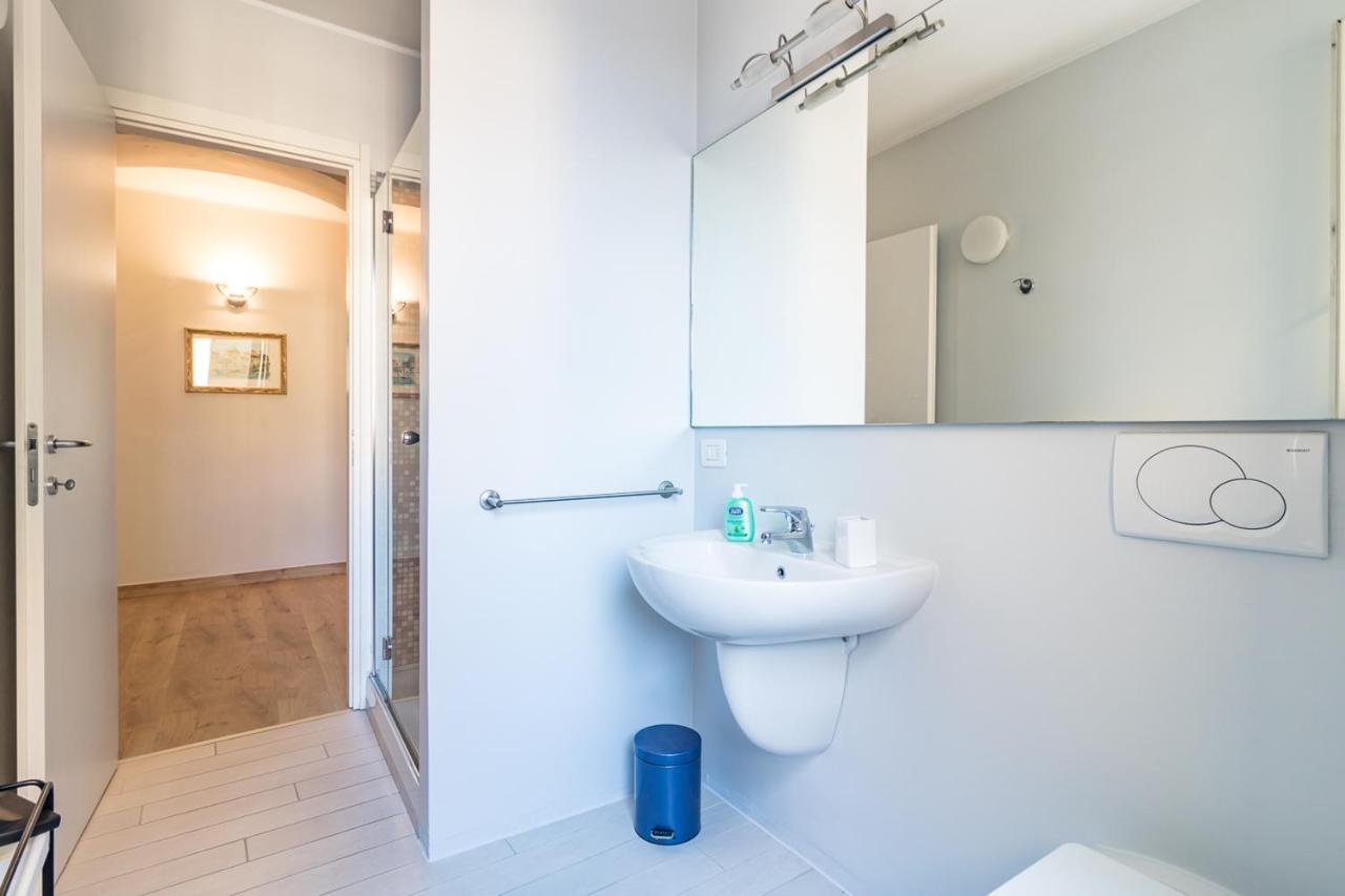 Apartment Delle Rose - Menaggio Bagian luar foto